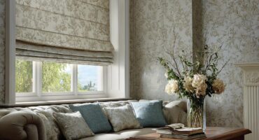 Римские или рулонные: как не ошибиться в выборе штор для дома